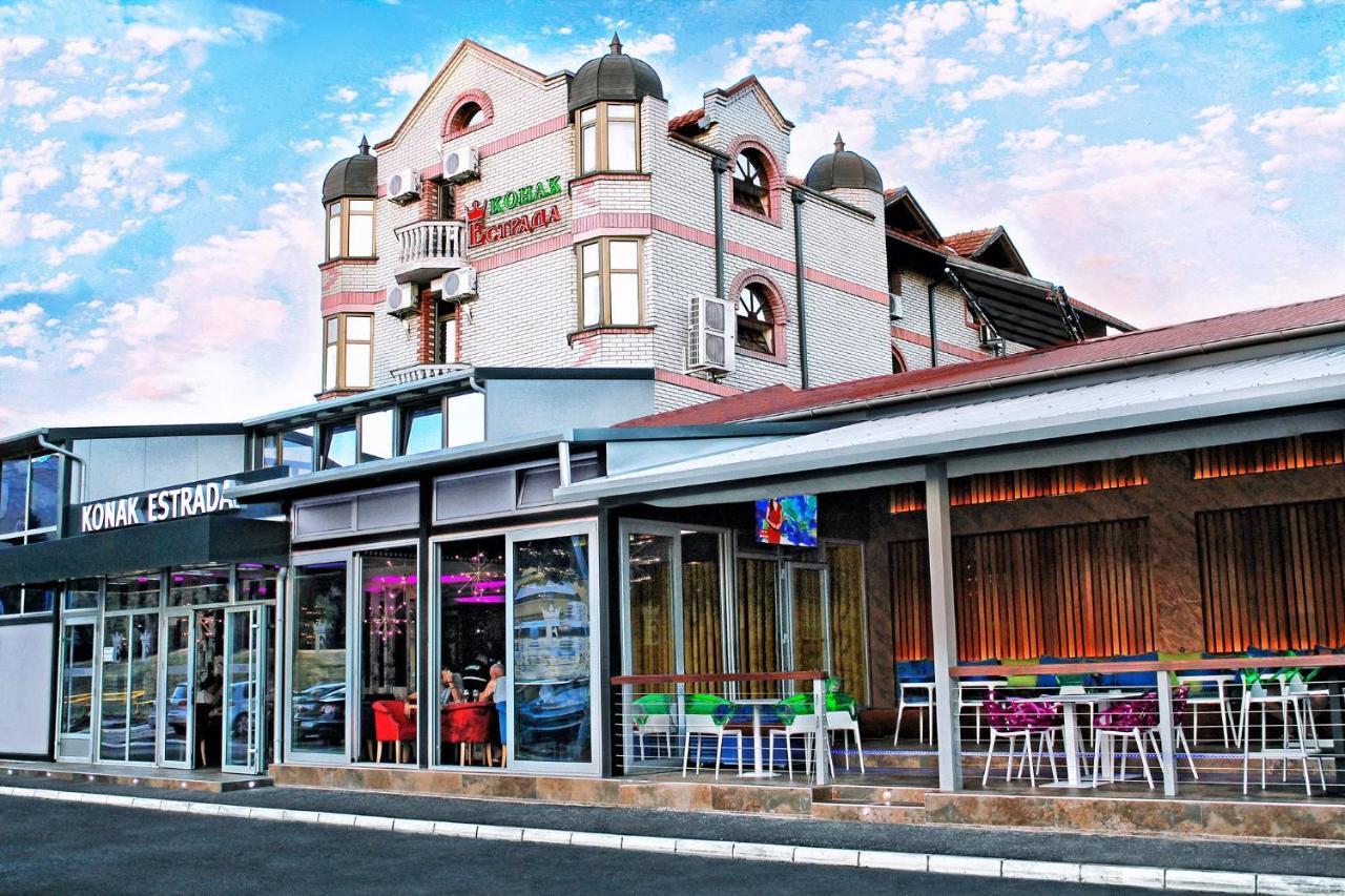 Estrada Lux Hotel Belgrado Buitenkant foto